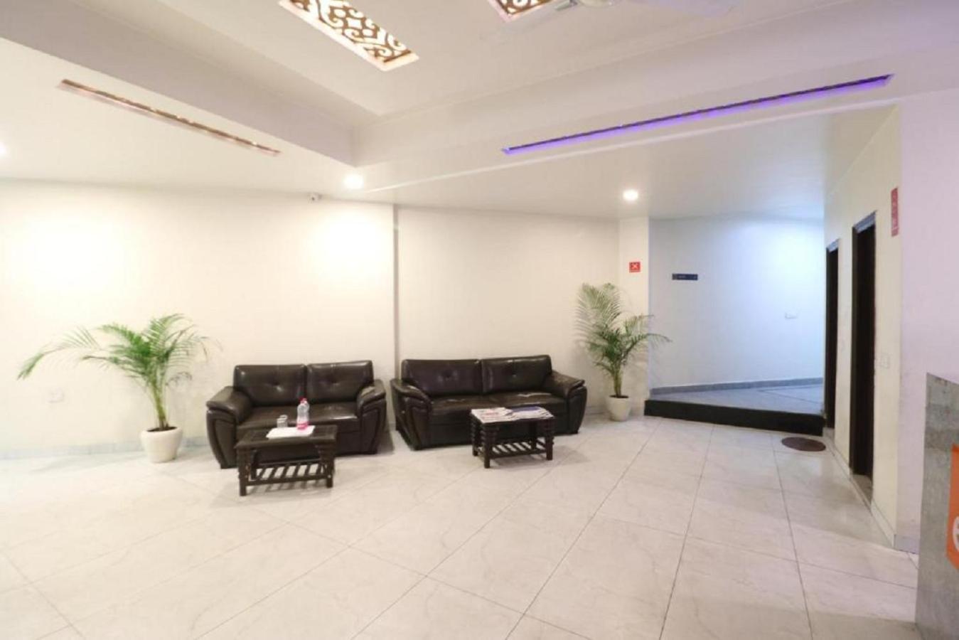 Hotel Skywood At Airport New Delhi Buitenkant foto